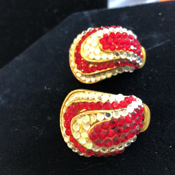 Austrian Crystal Vintage Red & Clear Shell Style Clip On Earrings-Boutique - Picture 3 of 4